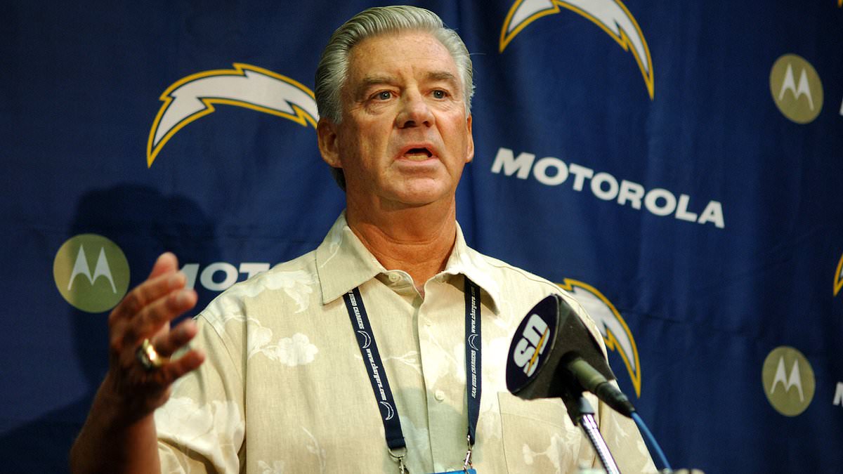 alert-–-former-san-diego-chargers-gm-aj-smith-dies-at-age-75-‘after-battle-with-prostate-cancer’