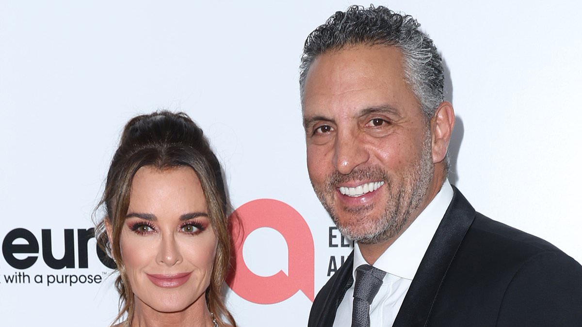alert-–-kyle-richards-confirms-estranged-husband-mauricio-umansky-moved-out-of-their-marital-home-when-she-was-‘out-of-town’-–-but-says-it-was-the-‘smart-thing-to-do’