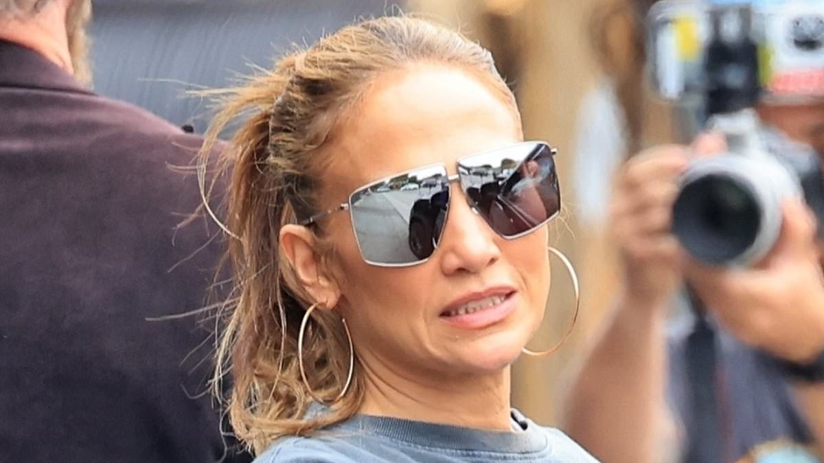 alert-–-jennifer-lopez-fuels-divorce-rumors-as-she-likes-scathing-break-up-post-about-‘lack-of-integrity-and-respect’…-amid-claims-ben-affleck-is-living-in-separate-home