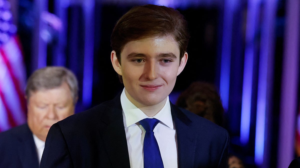 alert-–-donald-trump-and-melania-cheer-on-son-barron-at-his-high-school-graduation-in-florida-after-former-president’s-new-york-court-case-was-put-on-hold-so-he-could-attend