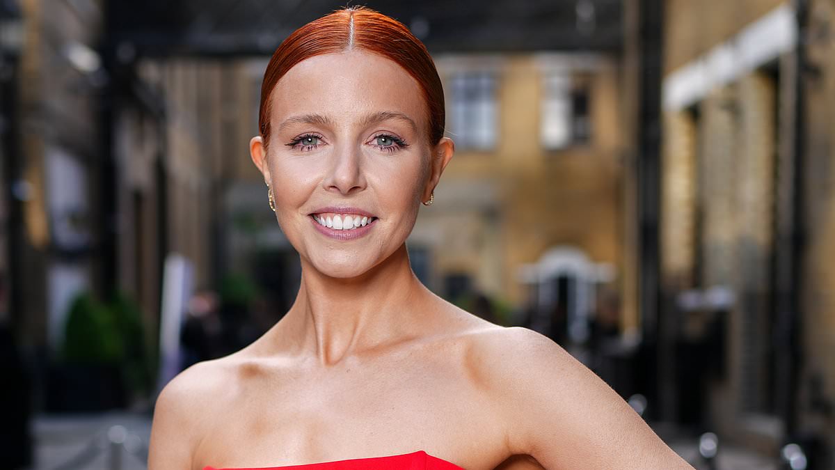 alert-–-stacey-dooley-admits-there’s-an-‘element-of-snobbery’-in-the-theatre-world-as-she-prepares-to-make-west-end-debut-in-thriller-2:22-a-ghost-story