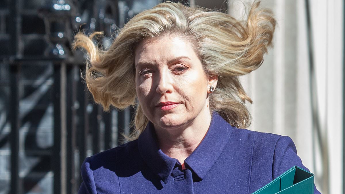 alert-–-downing-street-must-give-popular-cabinet-ministers-like-penny-mordaunt-and-kemi-badenoch-more-airtime,-says-tory-minister-johnny-mercer-–-as-he-accused-no-10-of-‘placating’-rishi-sunak-in-an-extraordinary-outburst