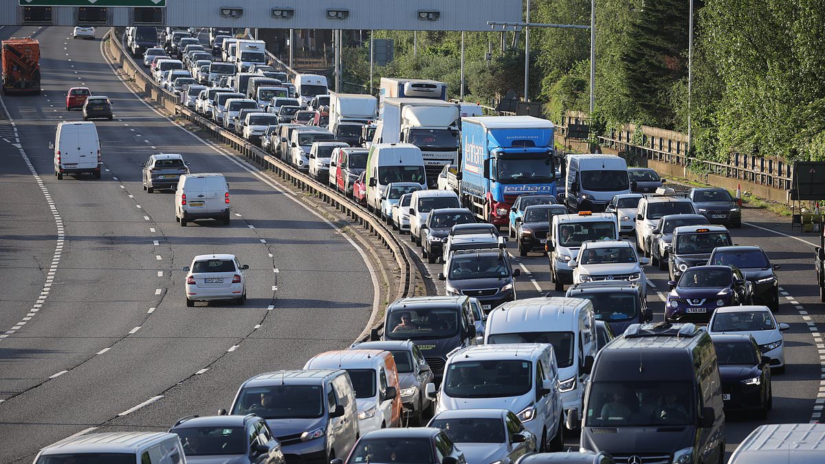 alert-–-get-ready-for-may-bank-holiday-getaway-chaos:-more-than-20million-journeys-set-to-be-made-on-busiest-long-weekend-since-covid-–-as-met-office-tells-brits-to-brace-for-mix-of-rain-and-sunshine