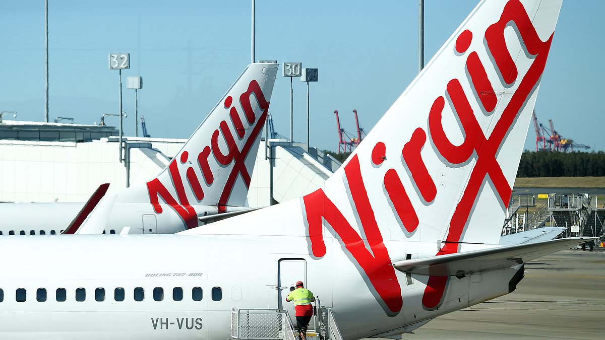 alert-–-virgin-flight-va696-perth-to-melbourne-turned-back-after-male-passenger-‘went-bananas’,-running-up-the-aisle-and-banging-on-the-cockpit-door