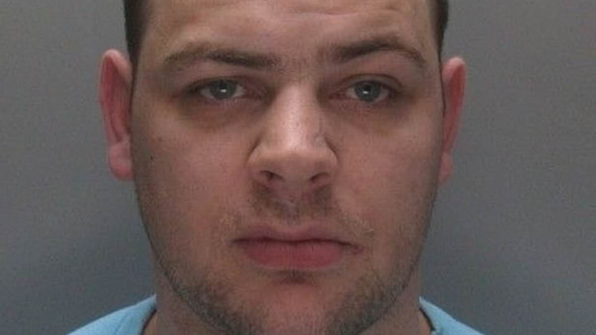 alert-–-manhunt-for-gangland-boss-daniel-gee-enters-its-third-day:-public-warned-not-to-approach-notorious-criminal-who-absconded-from-jail-after-threatening-to-kill-teenager-and-turning-liverpool-into-drug-ridden-city