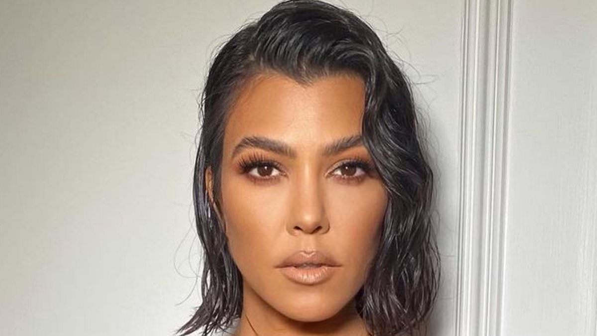 alert-–-kourtney-kardashian-enjoys-relaxing-beach-getaway-with-husband-travis-barker-and-six-month-old-baby-boy-rocky-in-sweet-carousel-of-photos