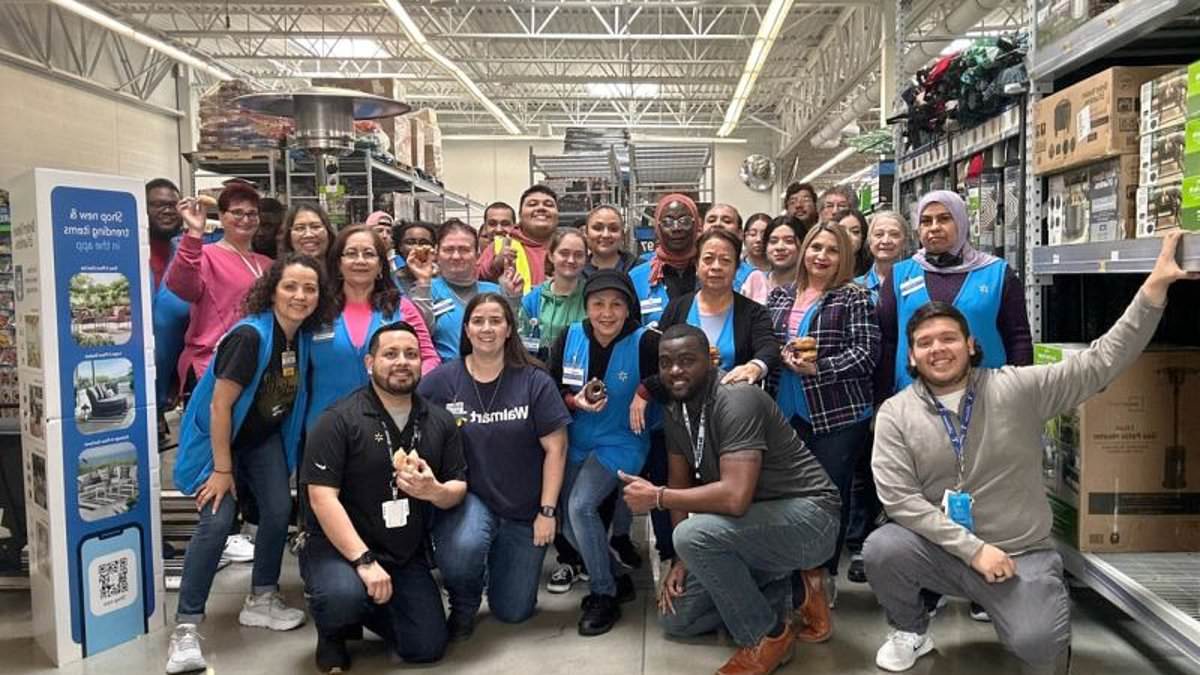 alert-–-hardworking-walmart-store-manager-reveals-the-enormous-salary-he-can-make-each-year-after-retail-giant-offered-giant-raises-to-try-and-stop-senior-staff-leaving