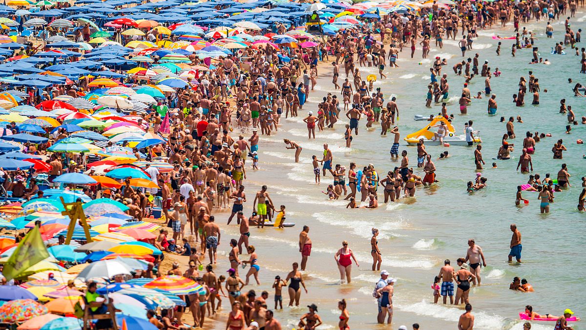 alert-–-now-british-holidaymakers-in-spain-face-170-fines-if-they-buy-cheap-souvenirs-from-sellers-on-the-beaches-and-streets-–-as-the-war-on-tourists-continues