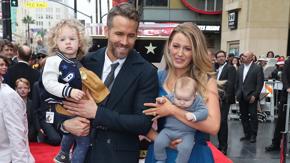 alert-–-ryan-reynolds-reveals-his-deadpool-&-wolverine-director-shawn-levy-gave-him-indispensable-parenting-advice:-it-‘stuck-with-me-forever’