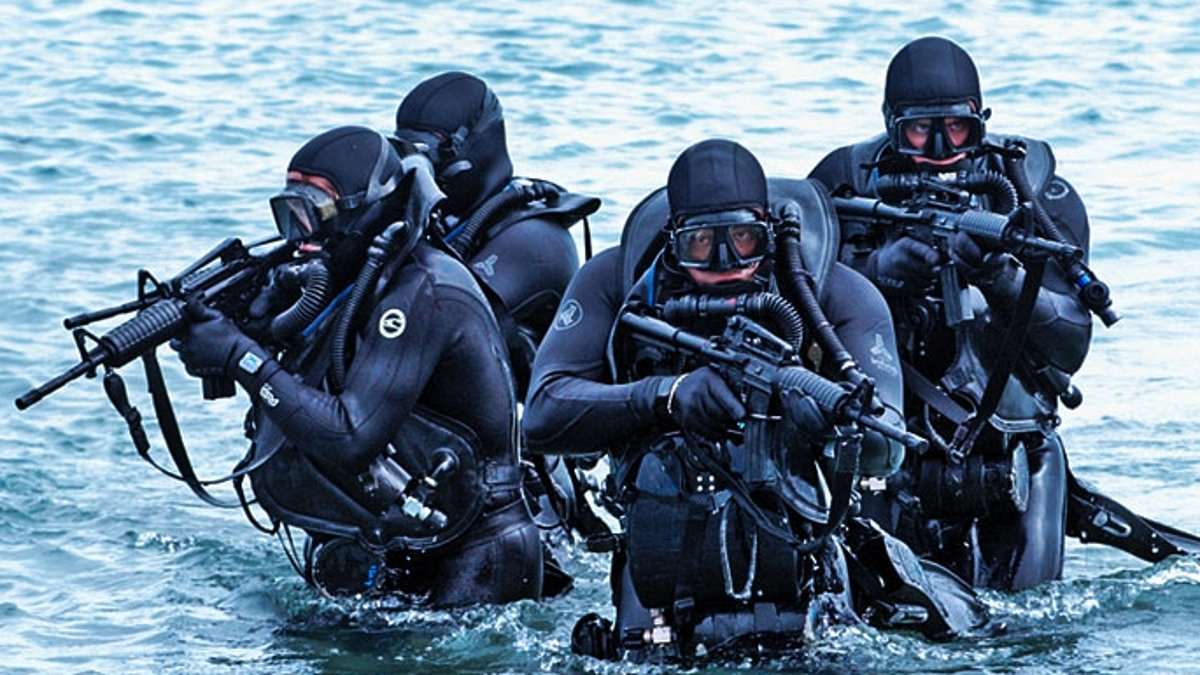 alert-–-navy-seals-are-accused-of-going-woke-after-pride-post-sparks-backlash