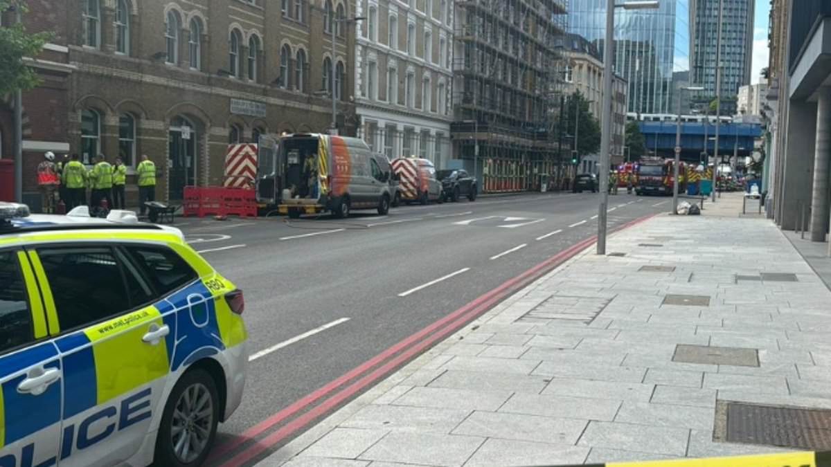 alert-–-thousands-are-evacuated-from-busy-buildings-in-central-london-after-a-gas-leak