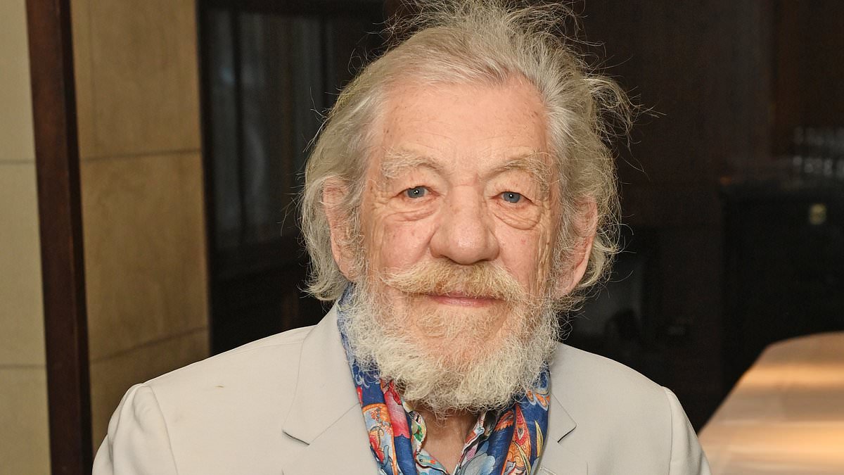 alert-–-lord-of-the-rings-star-ian-mckellen-claims-donald-trump-is-‘one-of-the-worst-public-speakers-there-has-ever-been’-in-bizarre-swipe