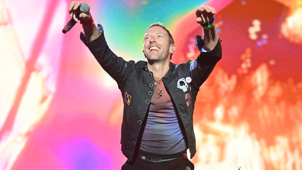 alert-–-coldplay-attract-the-a-list-as-pals-joe-jonas,-kylie-minogue,-luke-evans,-liam-hemsworth-and-girlfriend-gabriella-brooks-attend-gig-in-greece