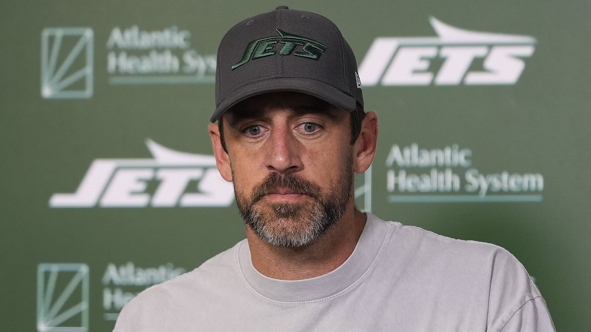 alert-–-new-york-jets-front-office-is-angry-with-aaron-rodgers-over-unexplained-absence-and-is-considering-‘tightening-his-leash’,-source-reveals