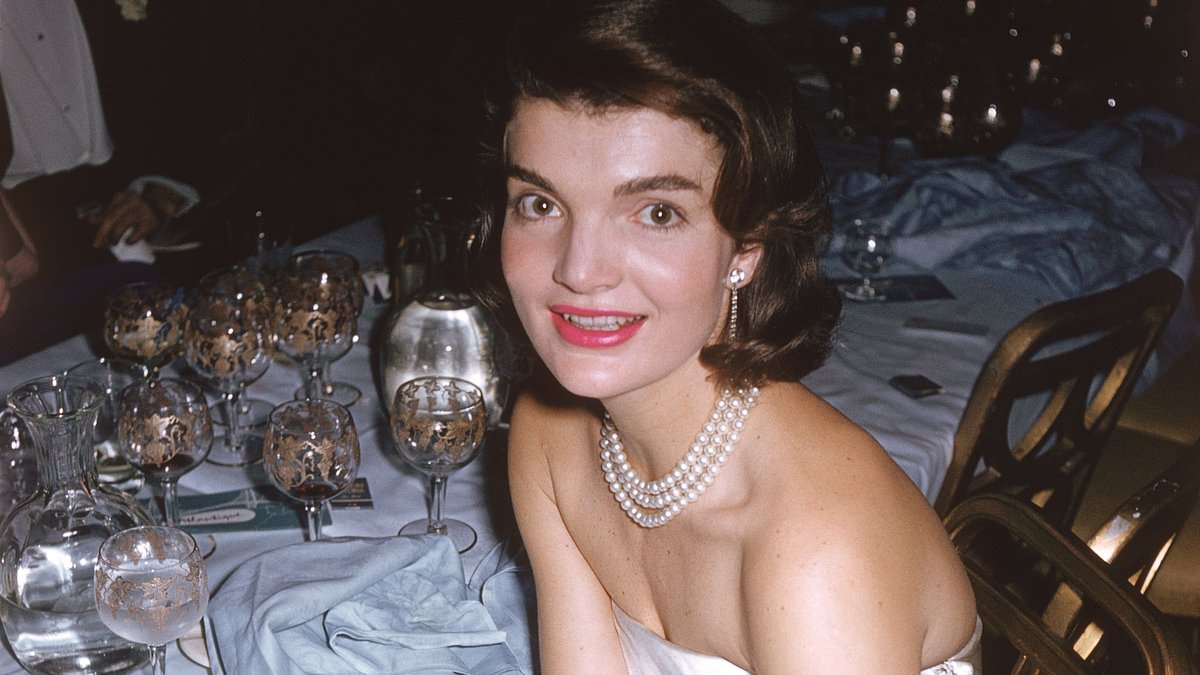 alert-–-jackie-kennedy-was-hospitalized-with-an-eating-disorder-and-left-fighting-for-her-life