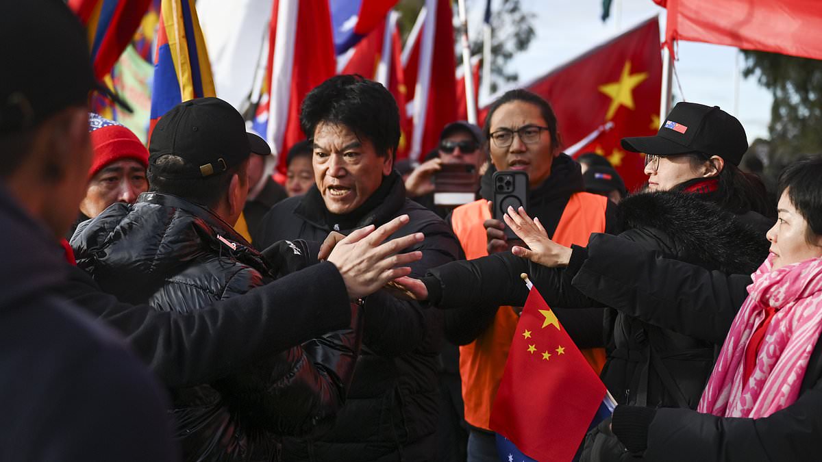 alert-–-protesters-clash-in-canberra-as-china’s-second-most-powerful-leader-li-qiang-visits