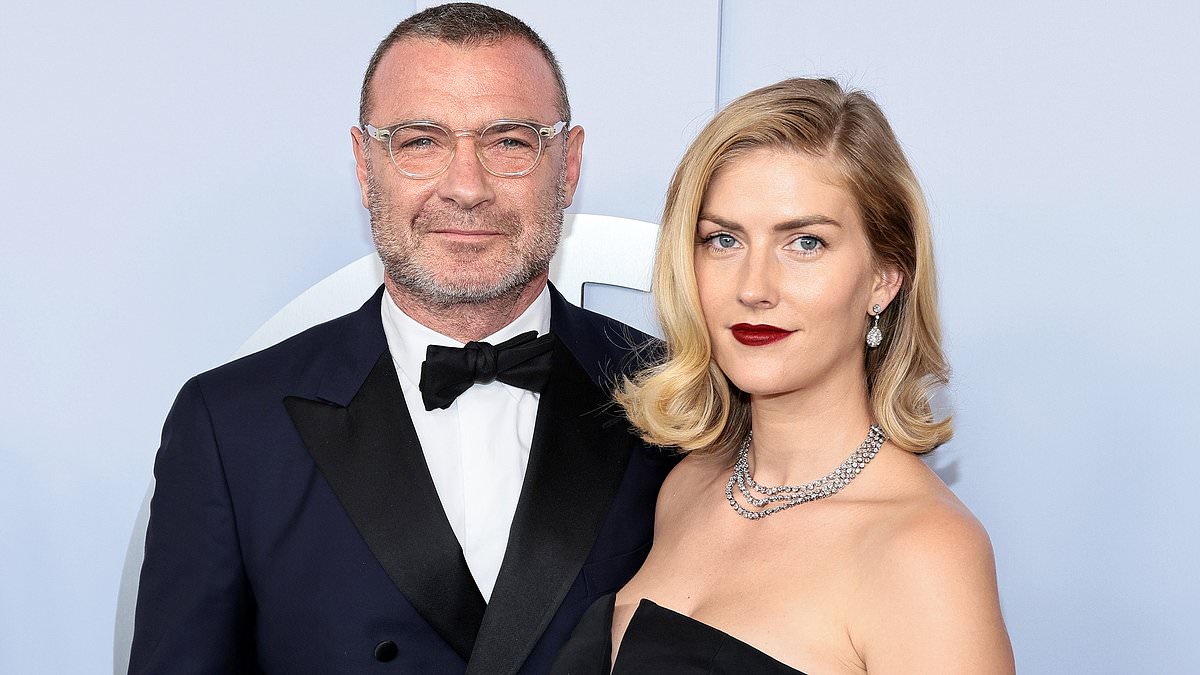 alert-–-liev-schreiber’s-wife-taylor-neisen-stuns-in-elegant-strapless-gown-as-they-enjoy-a-night-out-at-the-2024-tony-awards-in-nyc