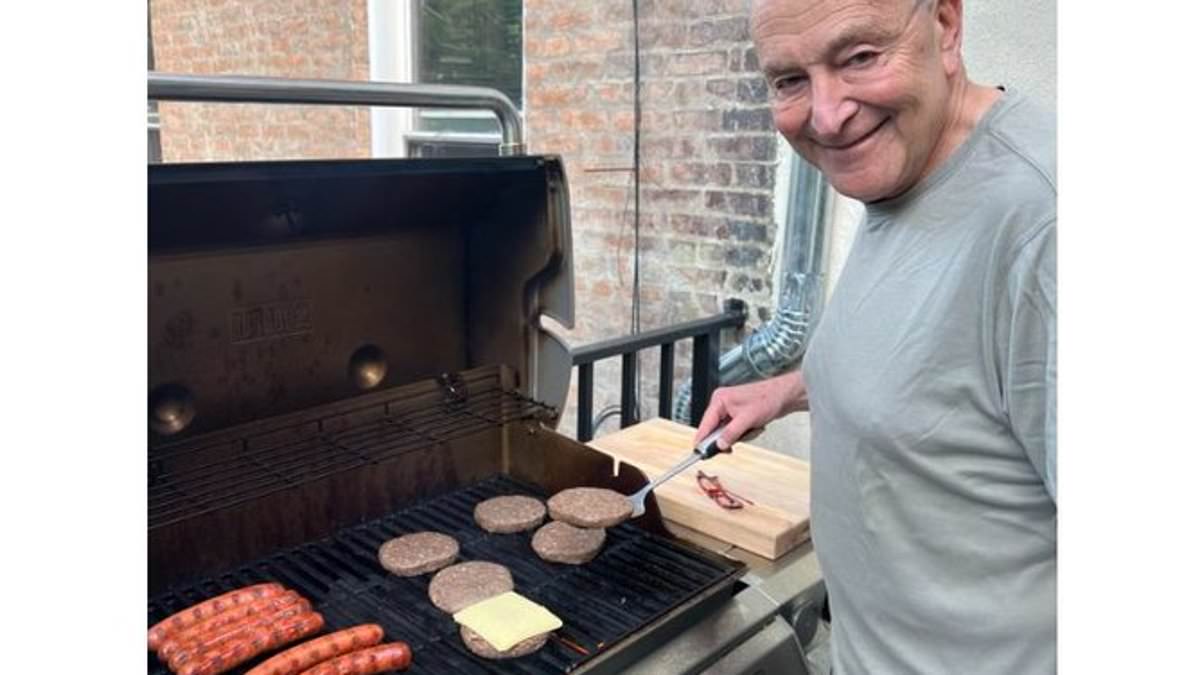 alert-–-chuck-schumer-is-roasted-for-posting-picture-of-himself-grilling-cheeseburgers-after-social-media-users-spotted-an-embarrassing-mistake