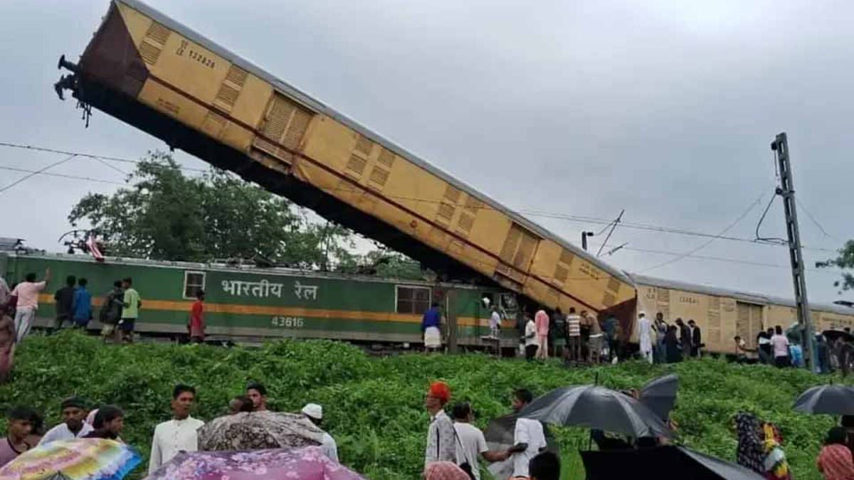 alert-–-at-least-eight-are-killed-and-dozens-more-injured-as-two-trains-crash-with-impact-leaving-carriages-rising-vertically-in-the-air-in-india