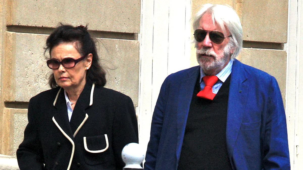 alert-–-inside-donald-sutherland’s-rollercoaster-love-life-as-he-dies-aged-88:-m*a*s*h-actor-and-dad-of-five-had-two-failed-marriages-and-a-whirlwind-affair-with-jane-fonda-before-wedding-his-wife-of-50-years,-francine-racette