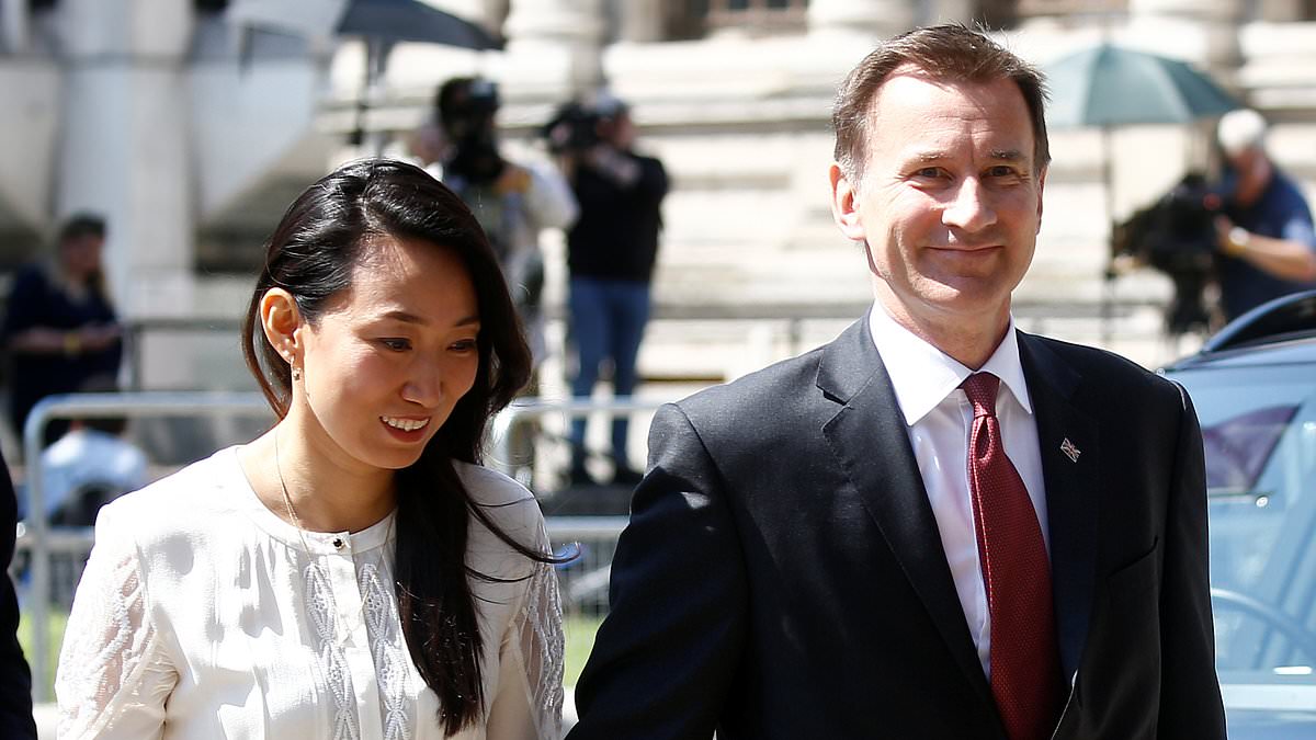 alert-–-jeremy-hunt-‘deletes-social-media-post-showing-his-wife-lucia-voting’-after-concerns-it-might-break-the-law