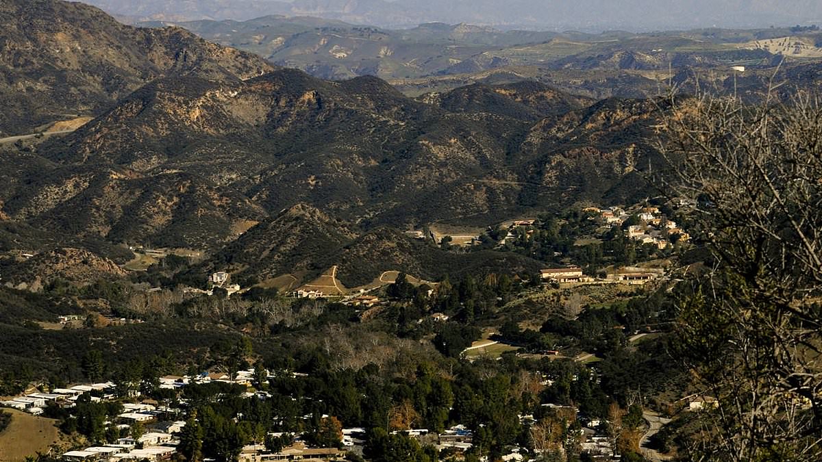 alert-–-millionaire-residents-fury-that-idyllic-california-town-has-turned-into-notorious-dumping-ground-–-with-feces-and-trash-spewed-across-‘pristine’-landscape