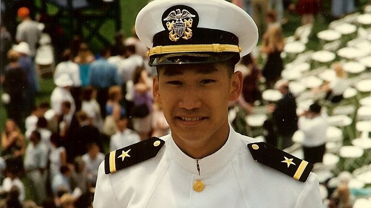 alert-–-virginia-senate-candidate-hung-cao-boasted-about-being-‘blown-up’-and-‘shot-at’-while-in-the-navy-–-but-his-service-record-doesn’t-include-a-purple-heart