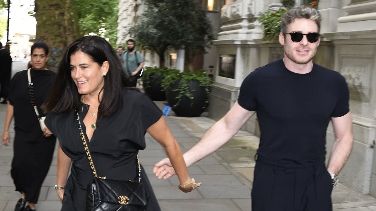 alert-–-richard-madden-is-all-smiles-as-he-enjoys-a-day-out-in-london-with-a-mystery-female-friend