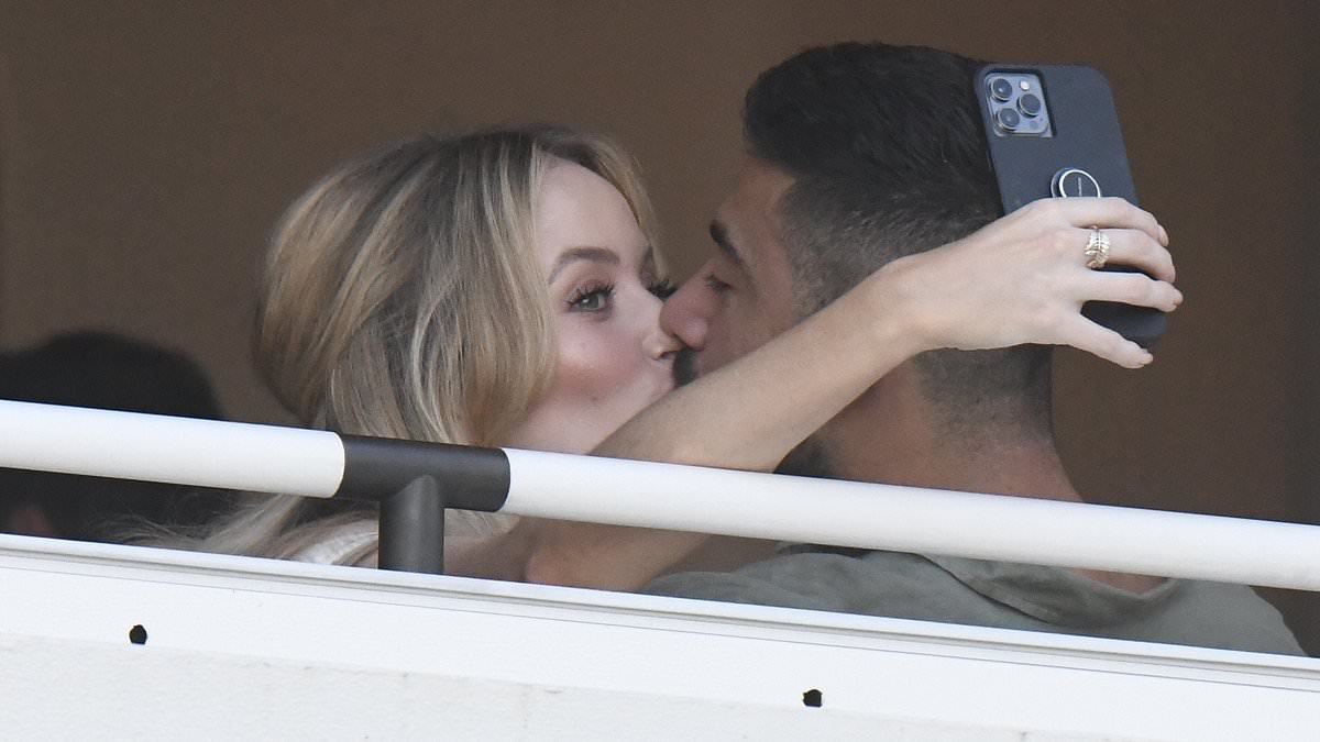 alert-–-there’s-something-about-mimi’s:-why-sydney’s-high-profile-identities-are-going-public-with-their-new-romances-at-justin-hemmes’-luxe-beachside-eatery