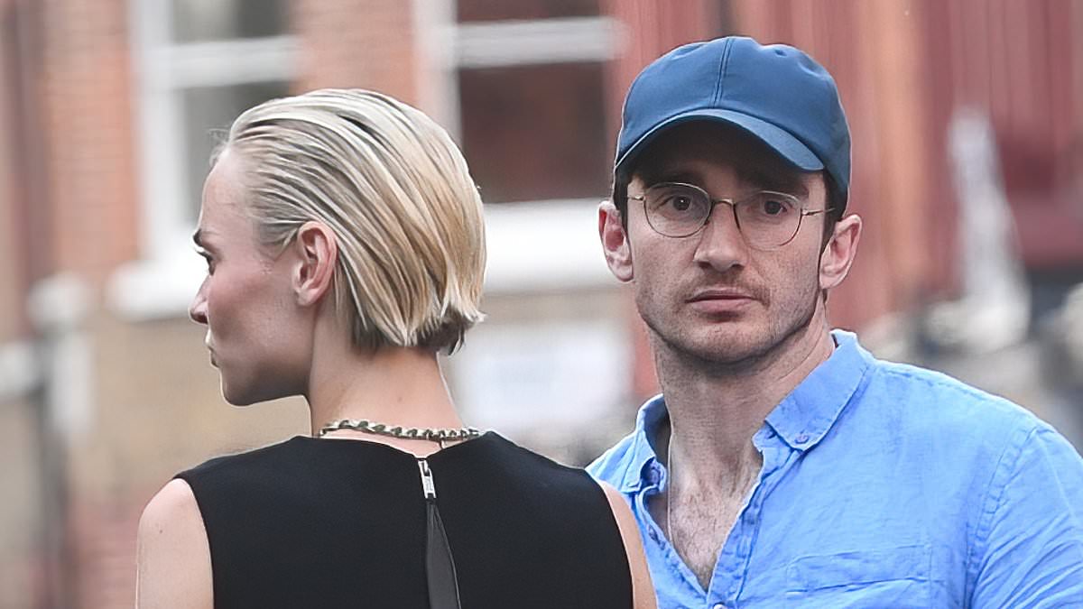 alert-–-ellie-goulding’s-estranged-husband-caspar-jopling-enjoys-romantic-date-with-leggy-model anna-sophia-evers-mirdande-–-just-two-days-before-reuniting-with-the-singer-at-glastonbury