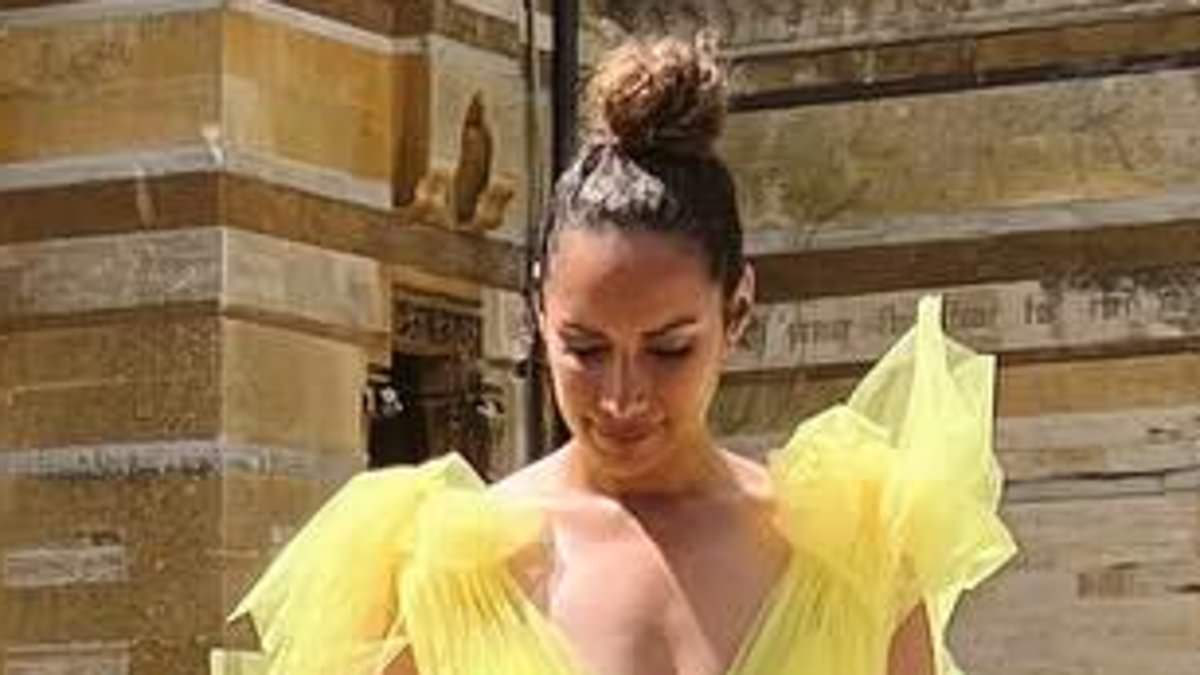 alert-–-leona-lewis’s-toddler-carmel-is-her-spitting-image-as-the-mother-daughter-duo-sport-matching-yellow-tulle-princess-dresses-for-a-wedding