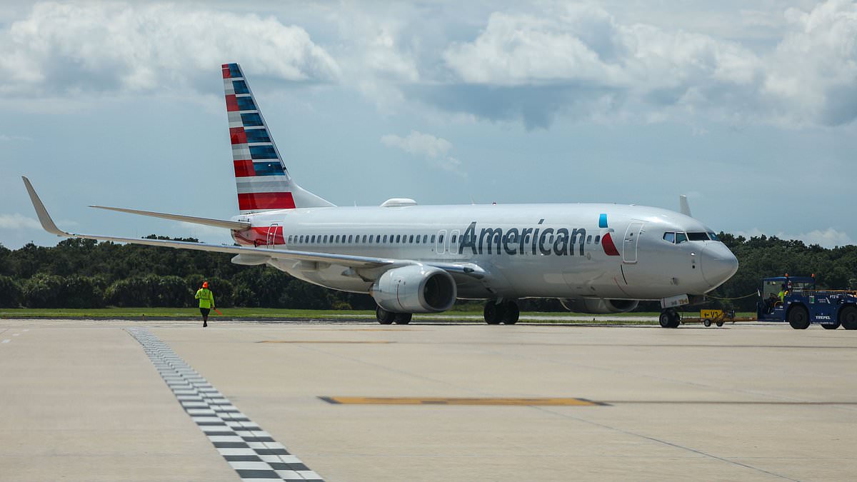 alert-–-american-airlines-flight-forced-to-make-emergency-landing-after-passenger-exposes-himself-and-urinates-in-aisle