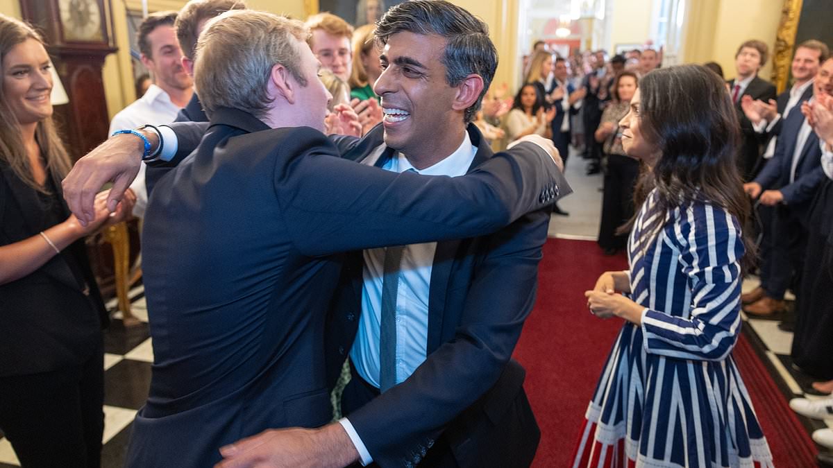 alert-–-thank-you-and-goodbye!-emotional-final-moments-for-akshata-murty-and-rishi-sunak-as-they-bid-farewell-to-downing-street-staff-following-thumping-election-loss