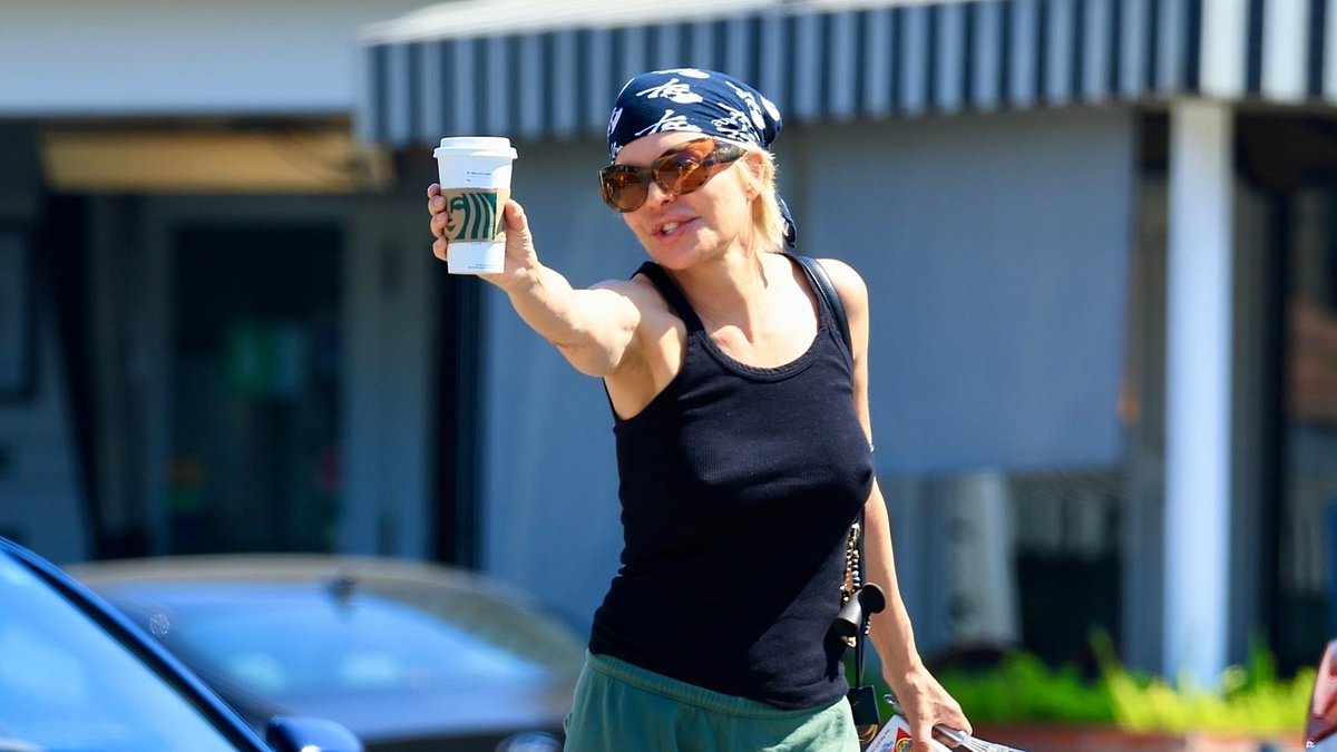 alert-–-lisa-rinna,-60,-goes-bra-free-as-she-steps-out-for-coffee-in-la…-after-sharing-the-same-bikini-photo-for-the-10th-year-in-a-row-to-celebrate-july-4