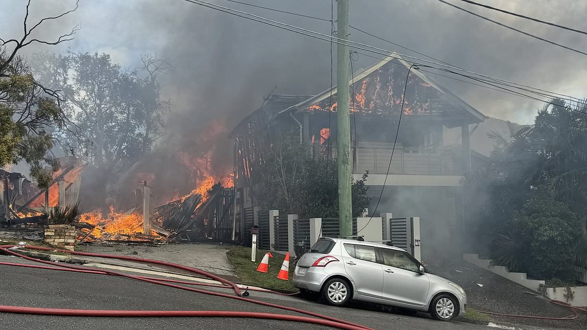 alert-–-grange,-brisbane-fire:-three-homes-destroyed-in-blaze-as-three-people-are-rushed-to-hospital