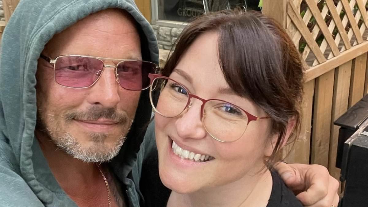 alert-–-grey’s-anatomy-alums-reunite!-justin-chambers-and-chyler-leigh-delight-fans-as-they-take-sweet-selfie-–-as-hit-medical-drama-prepares-to-return-for-season-21