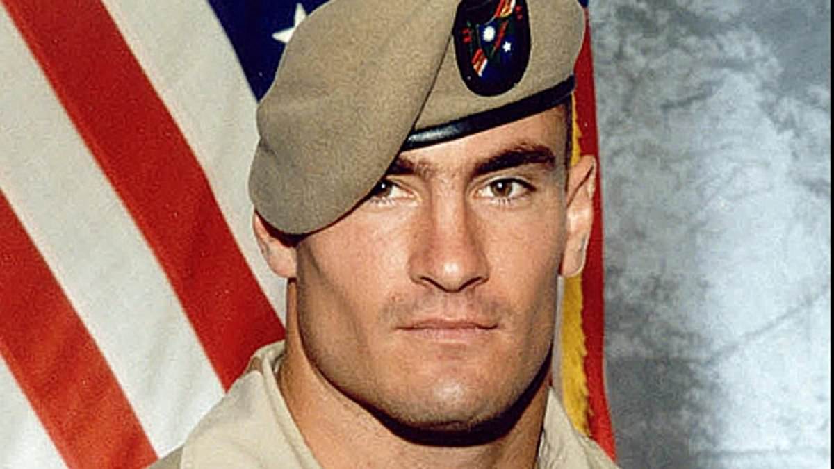 alert-–-the-us-war-hero-who-sacrificed-promising-football-career-to-fight-for-his-country:-how-pat-tillman-turned-down-lucrative-nfl-contract-to-serve-in-afghanistan-before-being-killed-in-friendly-fire-ambush-–-as-prince-harry-faces-backlash-for-award-in-his-name