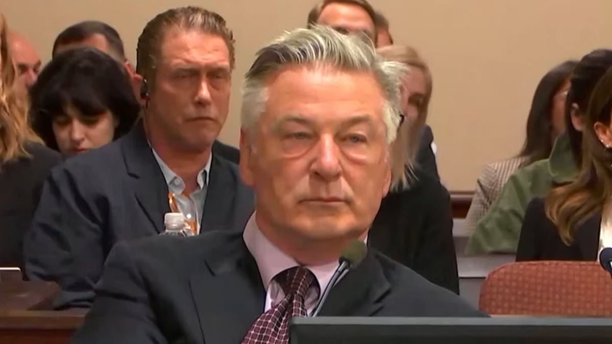 alert-–-baggy-eyed-alec-baldwin,-66,-is-branded-‘sick’-outside-of-court-as-opening-statements-take-place-in-trial-over-fatal-shooting-of-rust-cinematographer-that-could-see-him-land-behind-bars-for-18-months