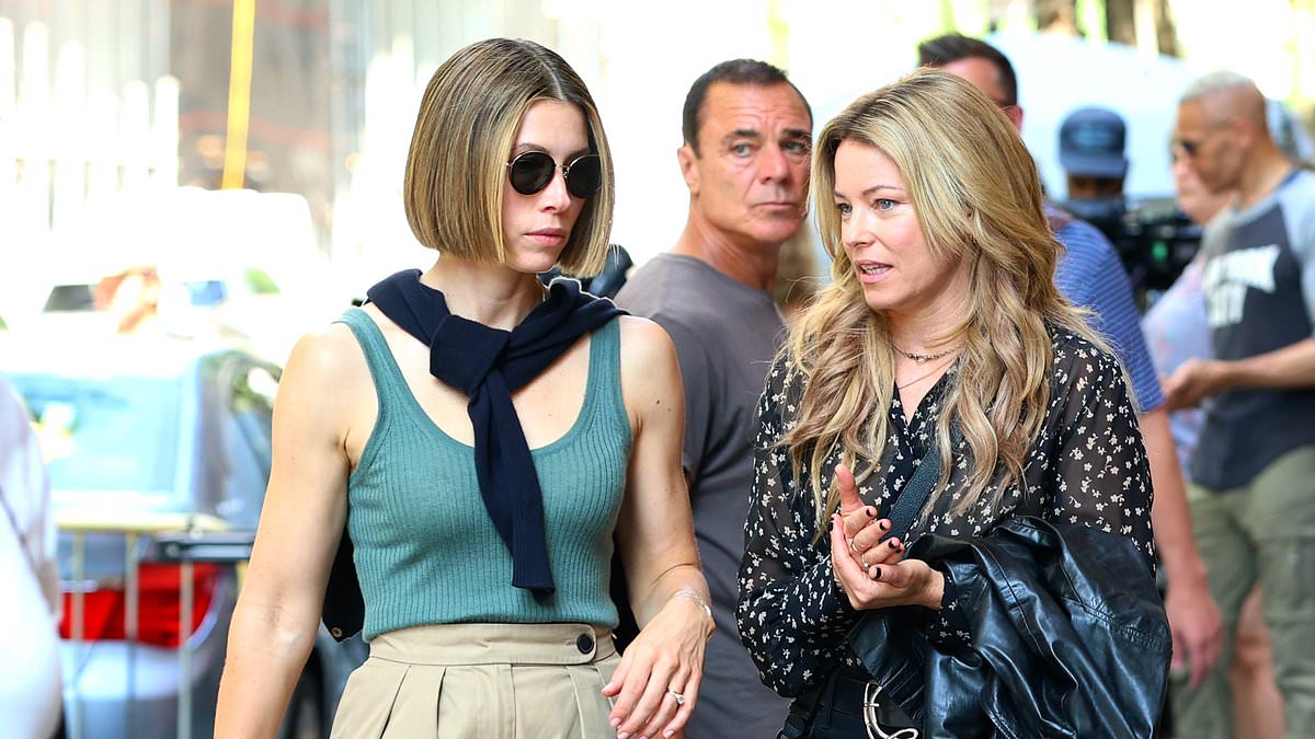 alert-–-jessica-biel-throws-herself-into-character-as-she-films-the-better-sister-with-elizabeth-banks-in-nyc-–-weeks-after-husband-justin-timberlake’s-dwi-arrest