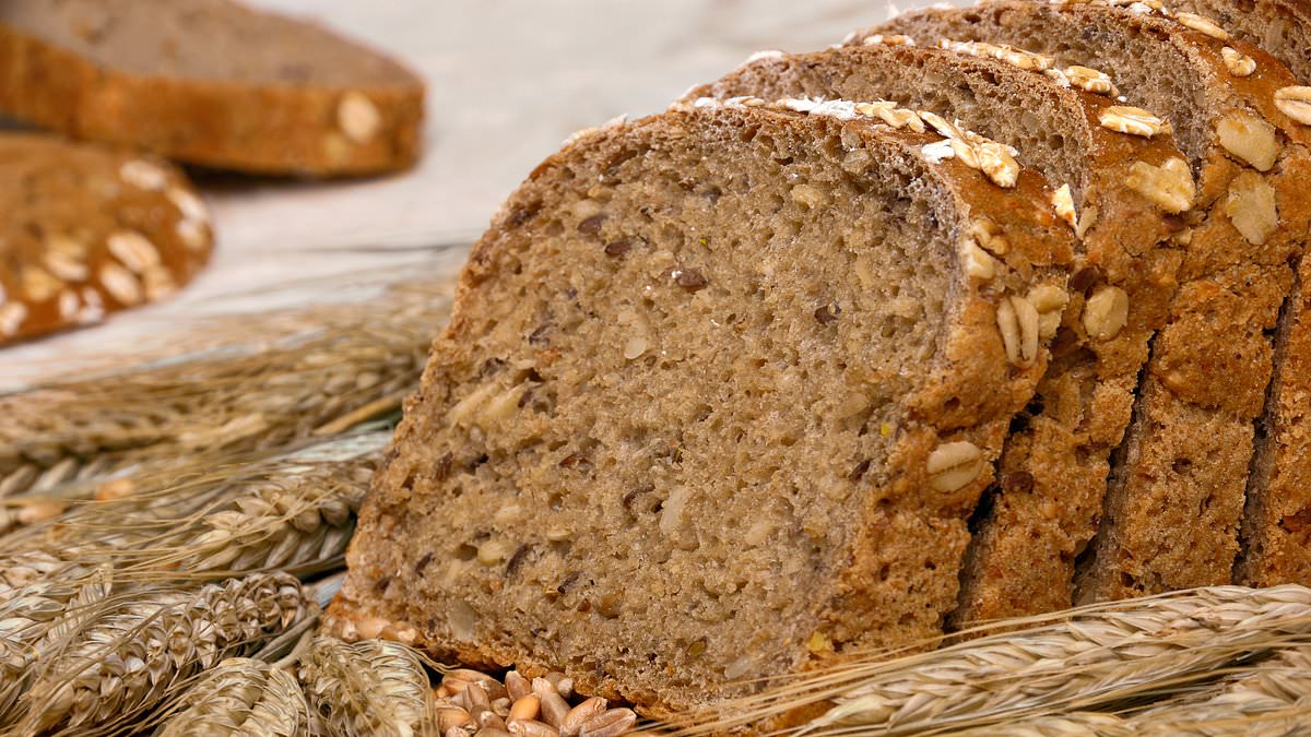 alert-–-i’m-a-food-safety-expert-–-this-is-why-you-should-never-store-bread-in-the-fridge