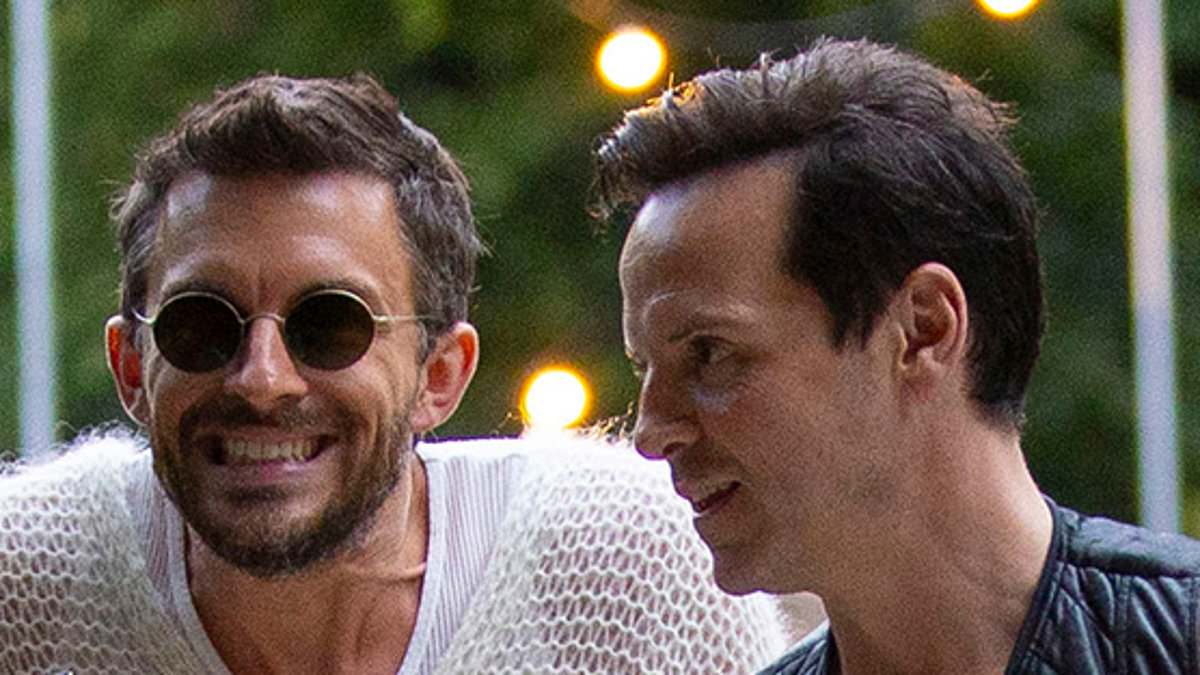 alert-–-jonathan-bailey-and-andrew-scott-party-the-night-away-at-kylie-minogue’s-bst-hyde-park-gig-–-after-carrying-the-singer-to-the-stage