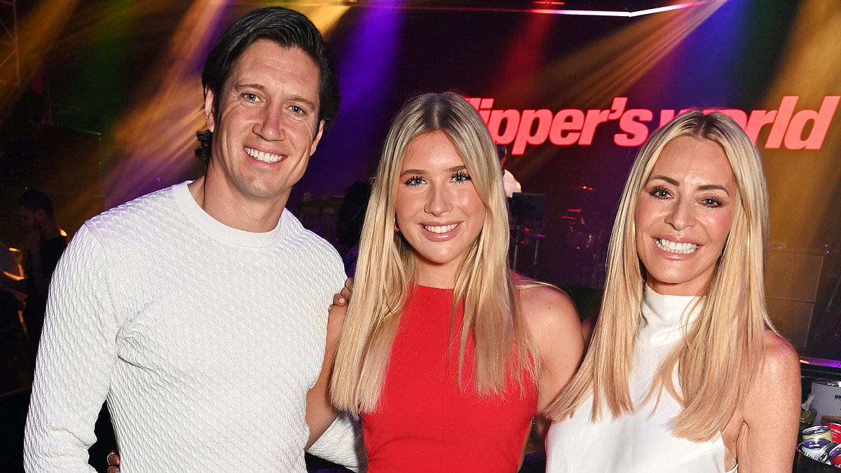 alert-–-tess-daly-lets-her-hair-down-on-night-out-with-husband-vernon-and-lookalike-daughter-phoebe,-19,-after-‘vowing-to-stand-by’-strictly-amid-abuse-scandal