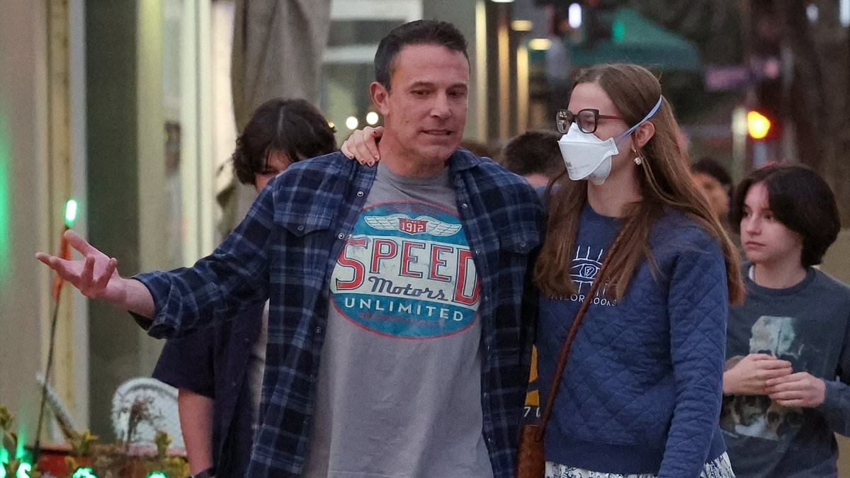 alert-–-ben-affleck’s-harsh-warning-to-daughter-violet-revealed-–-as-18-year-old-struggles-to-deal-with-‘ridicule’-over-her-fervent-pro-mask-speech