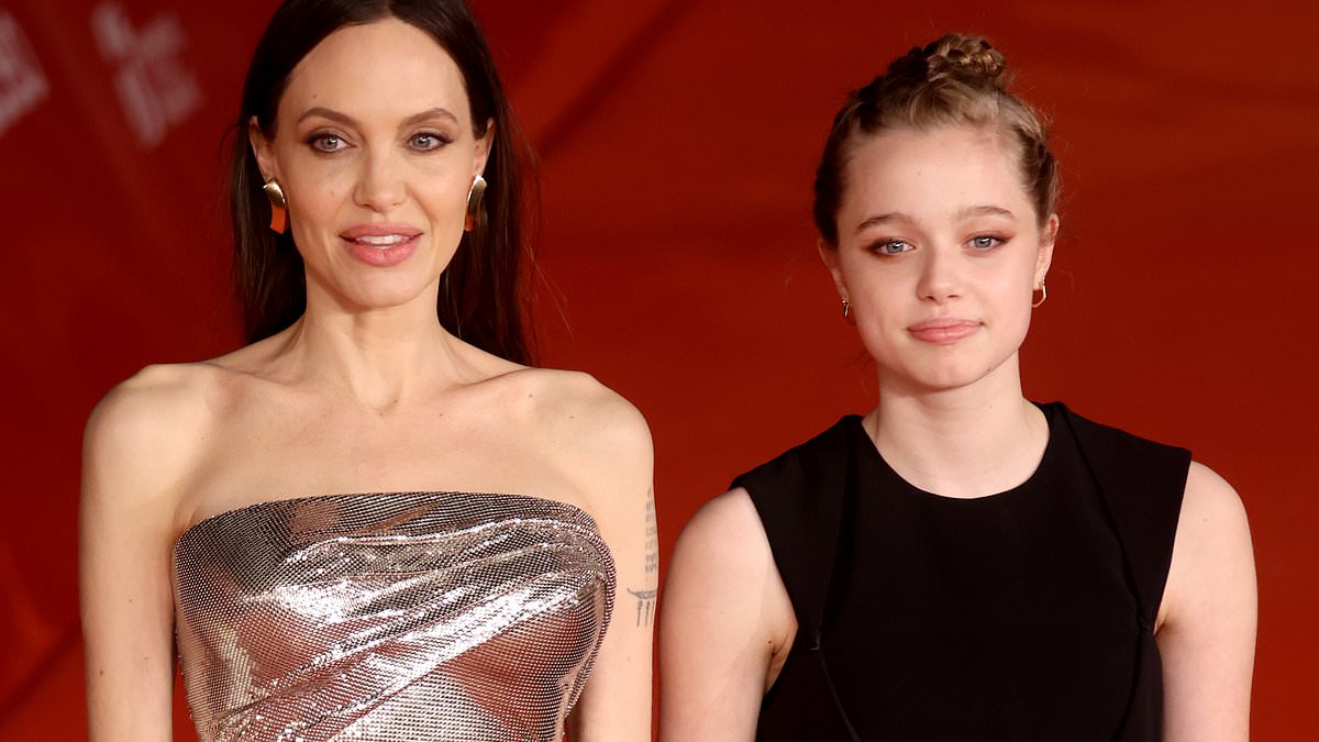 alert-–-brad-pitt’s-daughter-shiloh-jolie-takes-out-newspaper-ad-announcing-she-is-dropping-his-surname-–-as-it’s-claimed-bitter-angelina-jolie-divorce-battle-is-still-ongoing-as-‘neither-will-let-it-go’