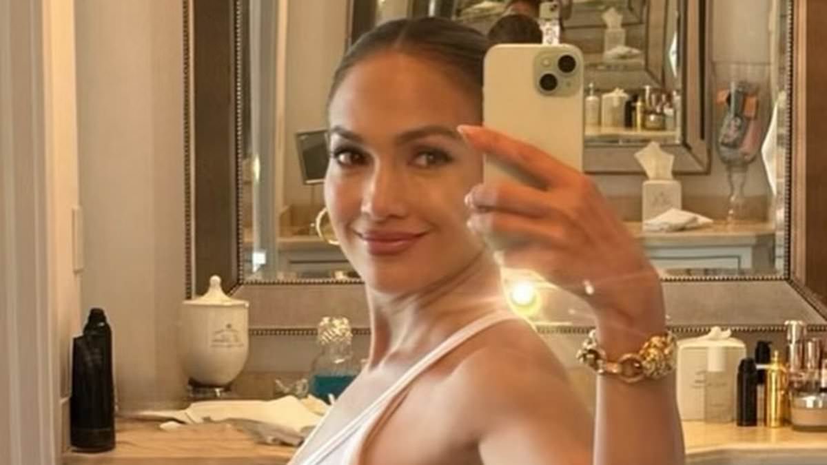 alert-–-jennifer-lopez-shares-optimistic-message-while-posing-for-glamorous-selfies-in-bed-amid-rumored-marriage-woes:-‘today-is-gonna-be-a-great-day’