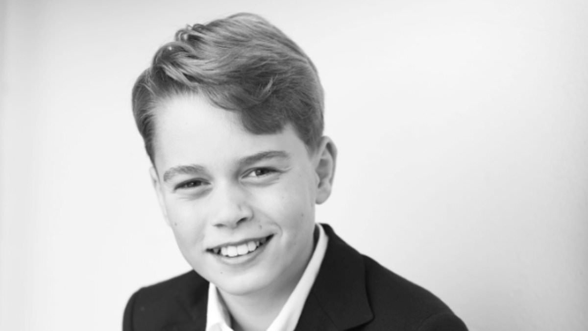 alert-–-prince-george-looks-incredibly-grown-up-in-a-smart-suit-for-new-portrait-taken-by-kate-to-mark-his-11th-birthday