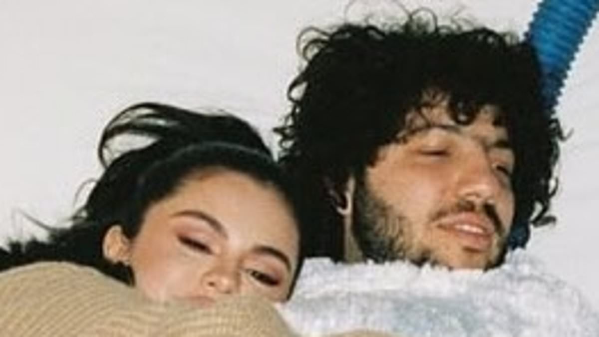 alert-–-selena-gomez’s-boyfriend-benny-blanco-shares-sweet-throwback-photo-while-celebrating-her-32nd-birthday…-as-star-debuts-new-‘b’-necklace:-‘i-get-to-be-your-teddy-bear-in-real-life!’