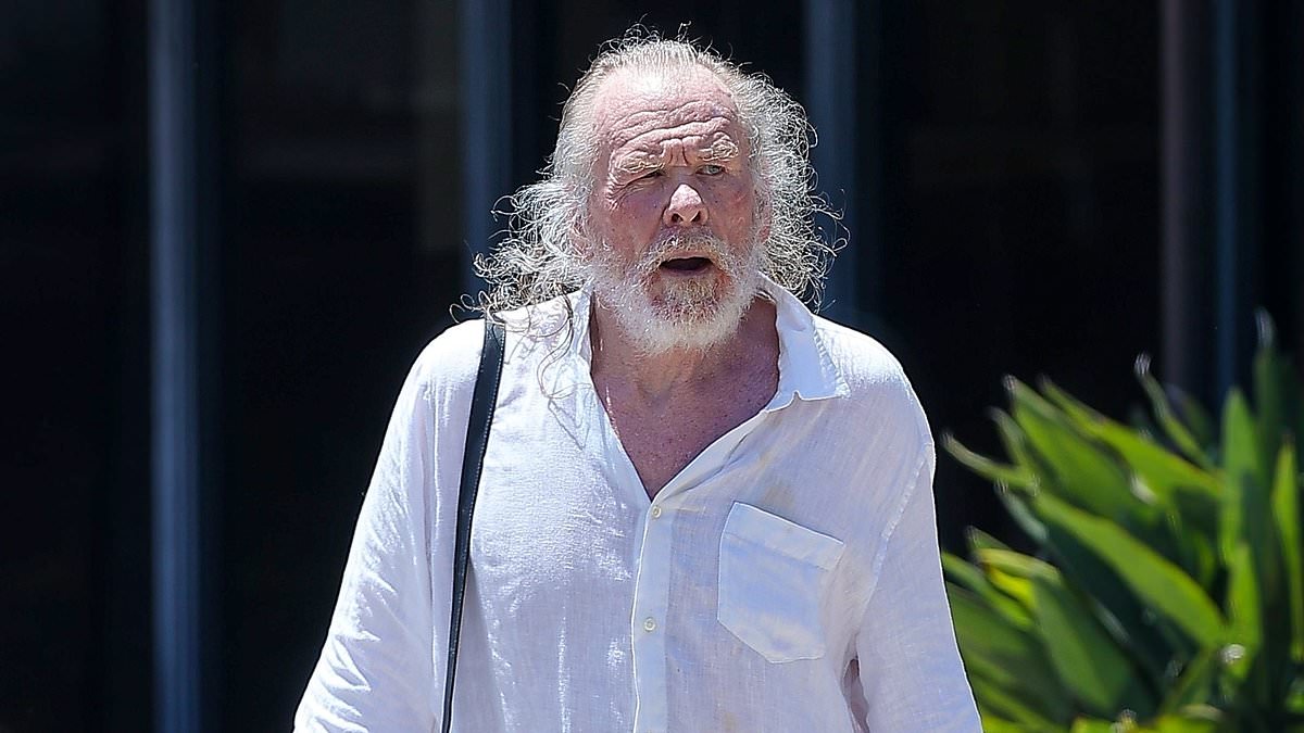 alert-–-nick-nolte,-83,-makes-a-rare-sighting-while-stocking-up-on-groceries-in-la-after-getting-cast-in-new-crime-thriller