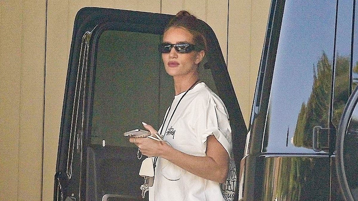 alert-–-rosie-huntington-whiteley-puts-on-a-leggy-display-in-tiny-black-shorts-as-she-enjoys-outing-in-la