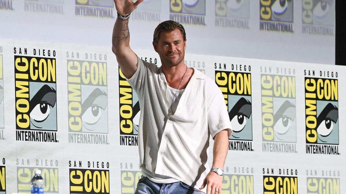 alert-–-chris-hemsworth-returns-to-san-diego-comic-con-alongside-brian-tyree-henry-and-keegan-michael-key-to-reveal-the-new-trailer-for-their-animated-prequel-transformers-one